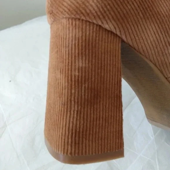 Sbicca Brown Heeled Boots for Women - Picture 2 of 5